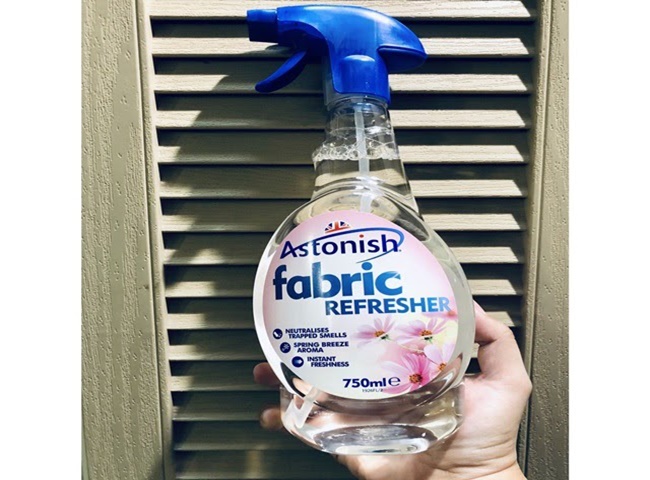 Chai xịt khử m&ugrave;i nh&agrave; tắm hiệu quả Astonish