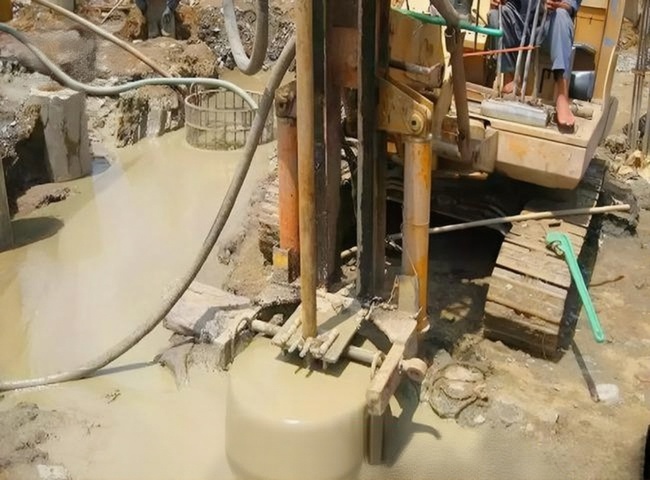 Dịch vụ h&uacute;t b&ugrave;n khoan cọc nhồi