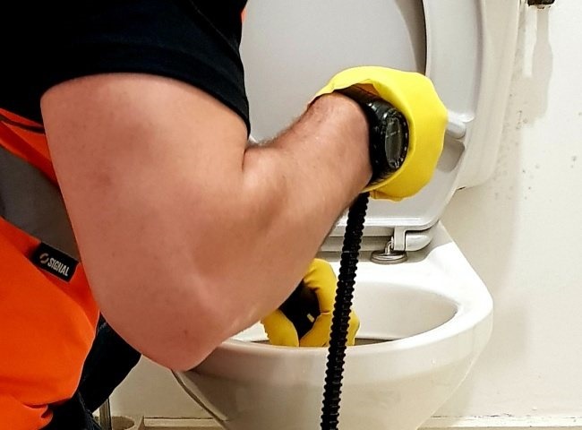 Dịch vụ th&ocirc;ng bồn cầu quận 1 lấy kh&aacute;ch h&agrave;ng l&agrave;m trọng t&acirc;m ph&aacute;t triển