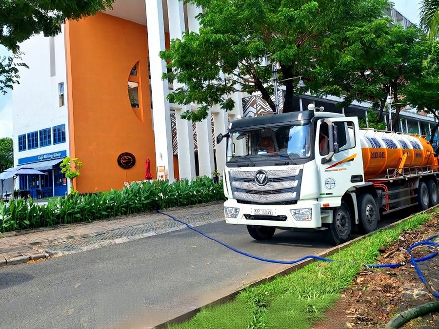 Dịch vụ thu gom b&ugrave;n thải c&ocirc;ng nghiệp gi&aacute; rẻ