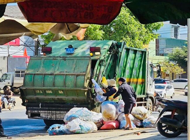Tầm quan trọng của dịch vụ thu gom r&aacute;c thải sinh hoạt